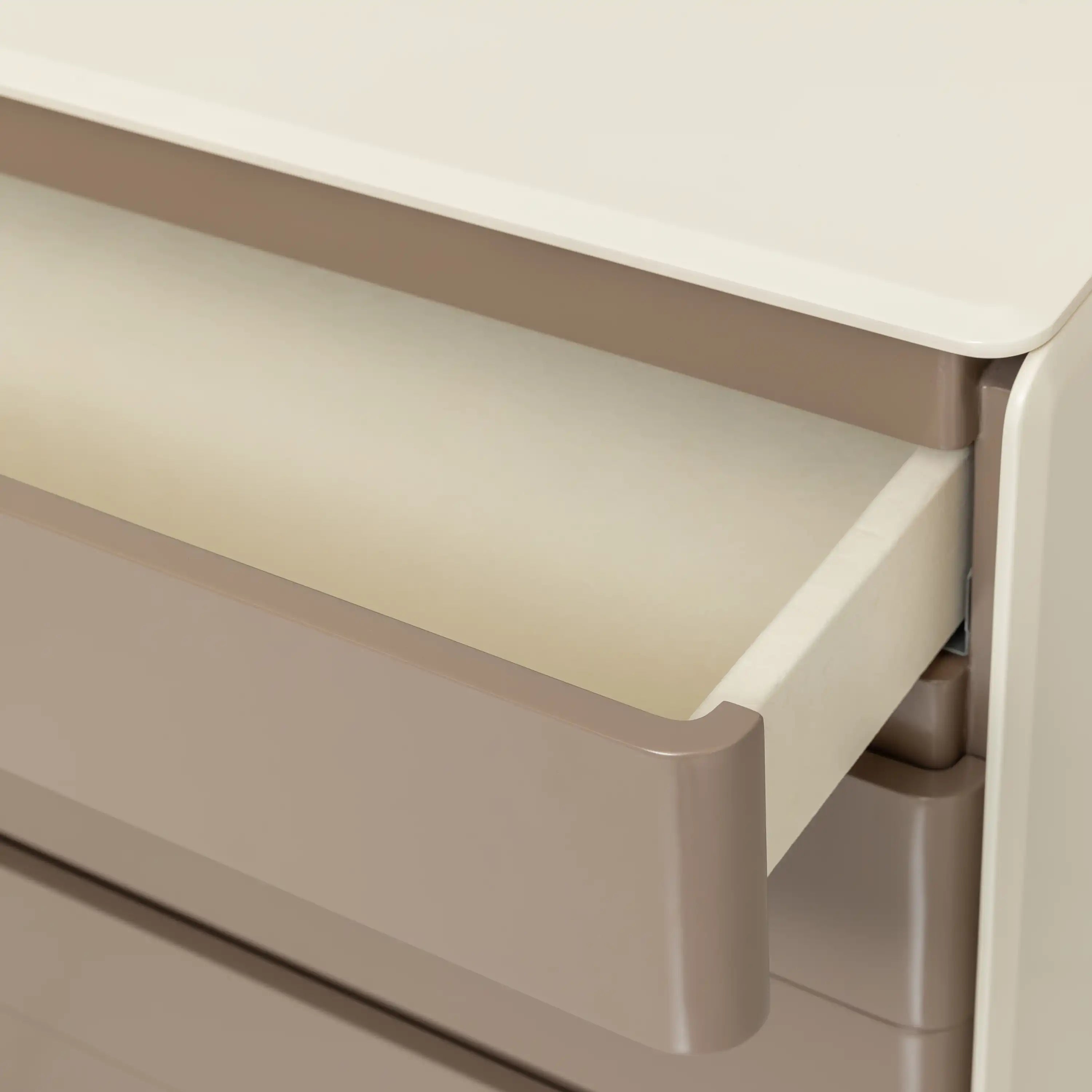 Lucia Dresser